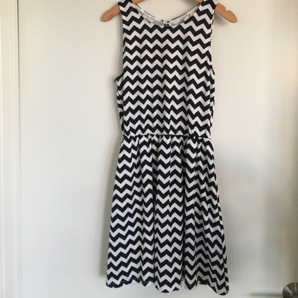 Chevron mini dress. - Picture 1 of 2